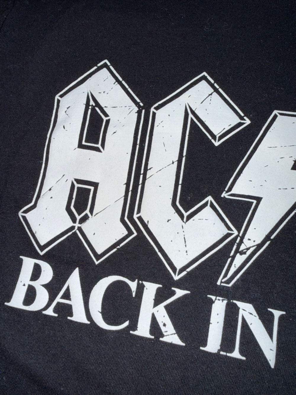 AC/DC 'Back In Black' Short Sleeve Shirt Athletic Fit ACDC - Picture 3 of 4